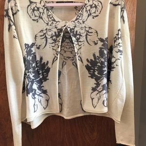 Beautiful Peruvian baby alpaca swing sweater